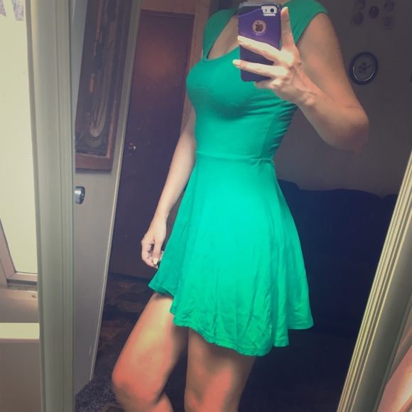 La Hearts Dresses & Skirts - L.A. Hearts Green Criss Cross Back Dress